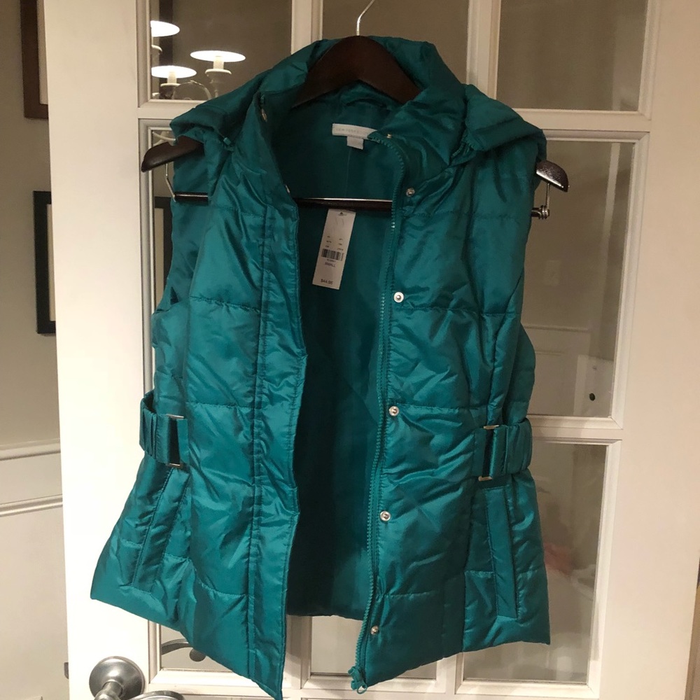 Emerald green vest🍀